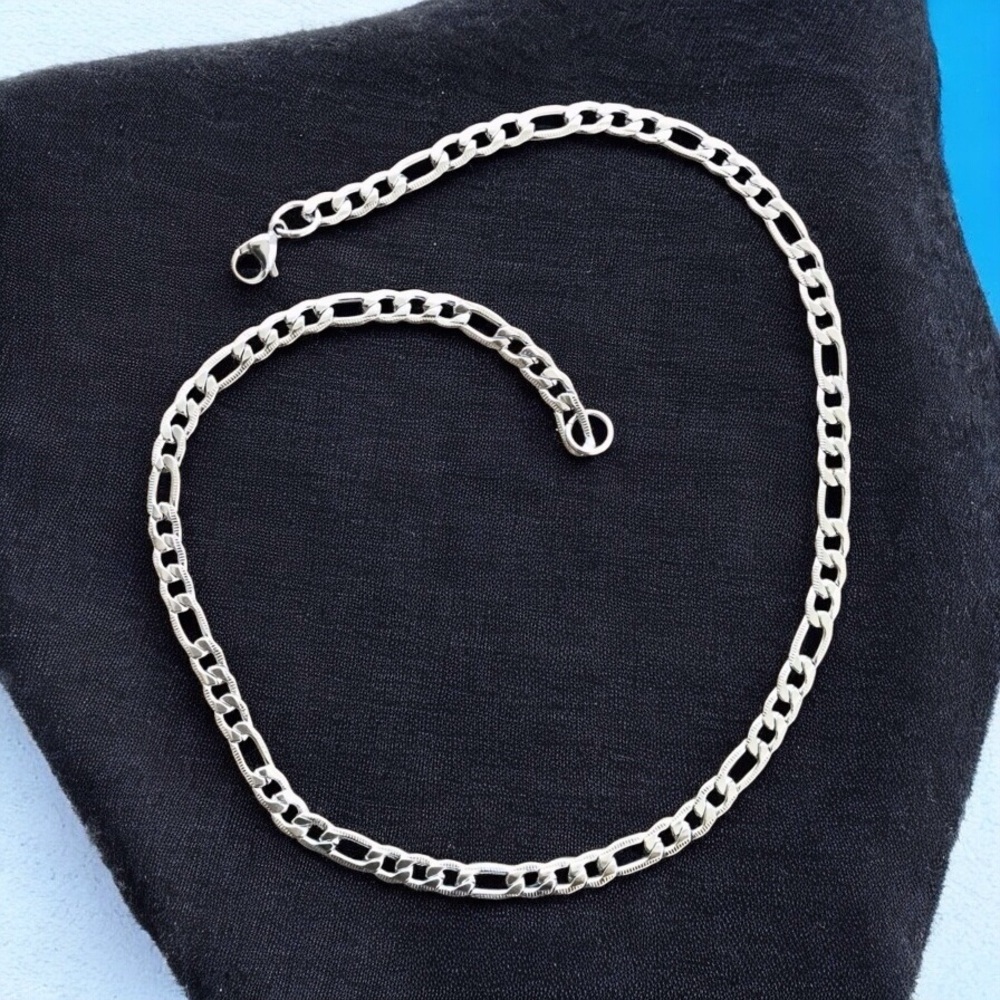 🆕Stainless Steel Textured Figaro Chain